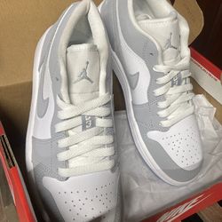 Shoes. Nike size 6.5. Women new