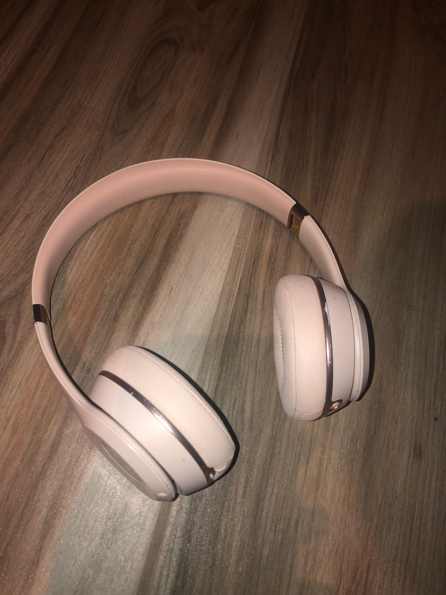 Beats Solo 3 Rose gold