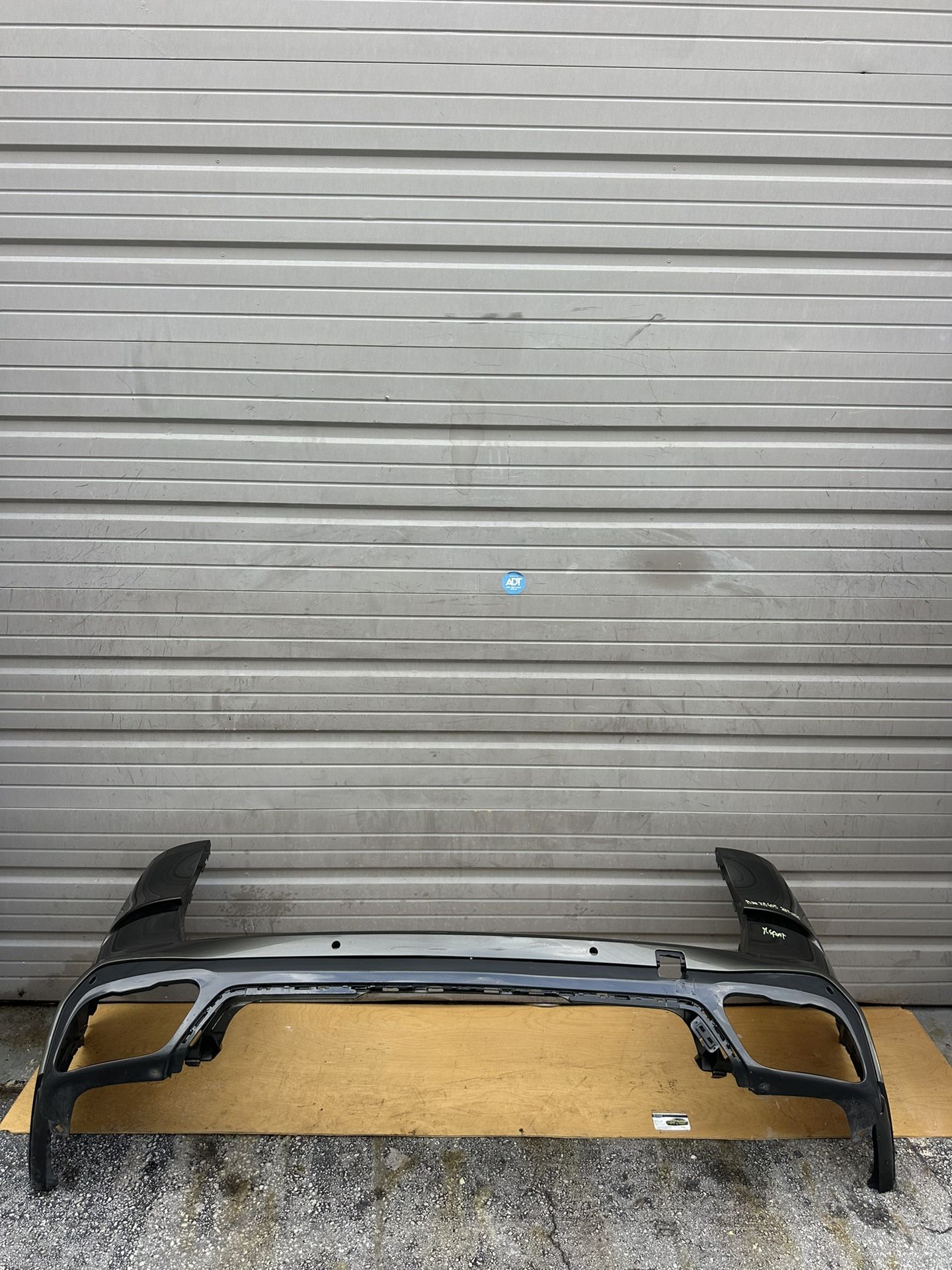 BMW X5 G05 GENUINE OEM MSPORT REAR BUMPER COVER WITH DIFFUSER 2019-2025