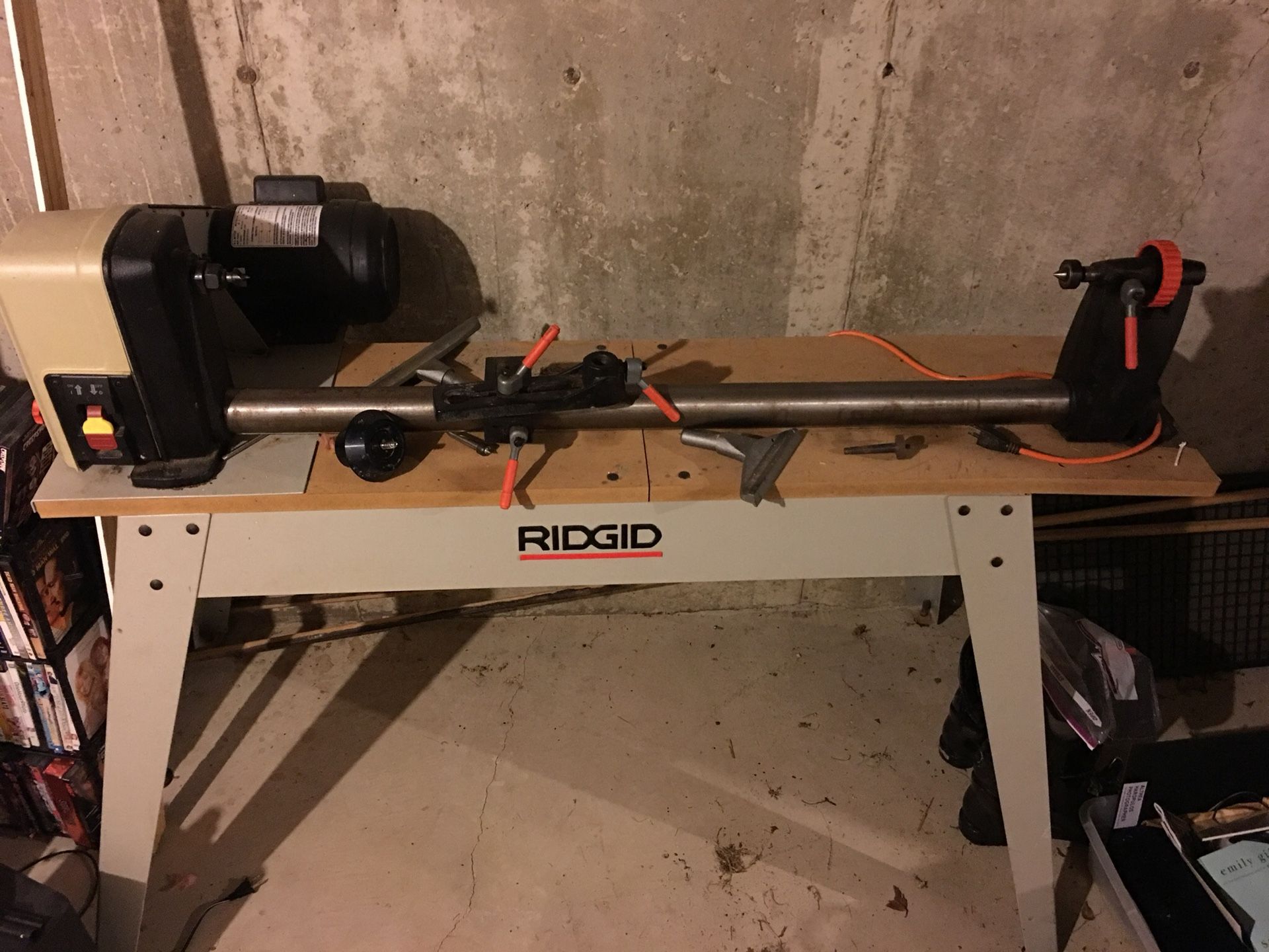 Ridgid WL1200LS 12" wood turning Lathe with 1/2HP motor model #828929 with a bunch of extras