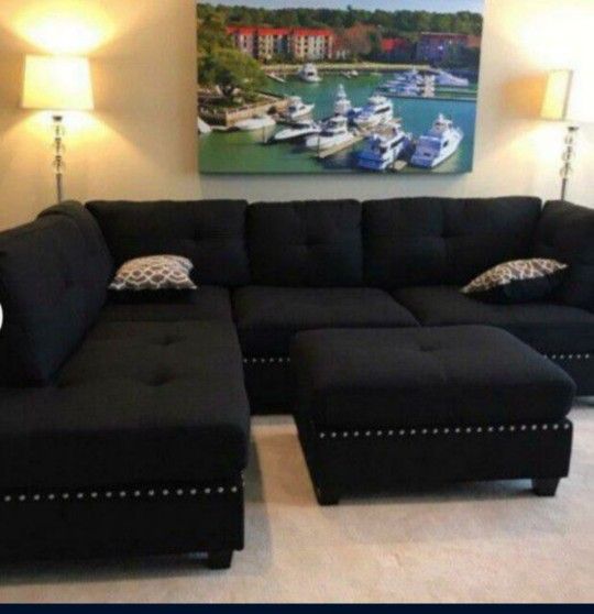 💕💕 SAME DAY and FAST DELIVERY 🚚🚚 BRAND NEW and IN BOX😍 Sienna Black Velvet Sectional With Storage Ottoman