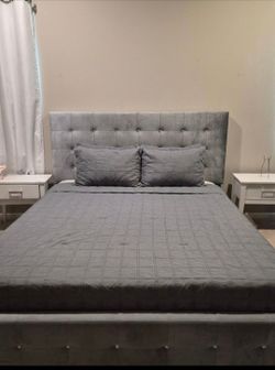 King bed (Matress included)