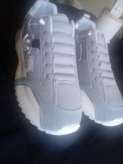 MODERN STYLE LIGHT GRAY