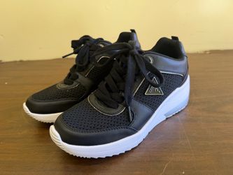 Guess Sierra Wedge Women’s Sneaker Shoes Size 7