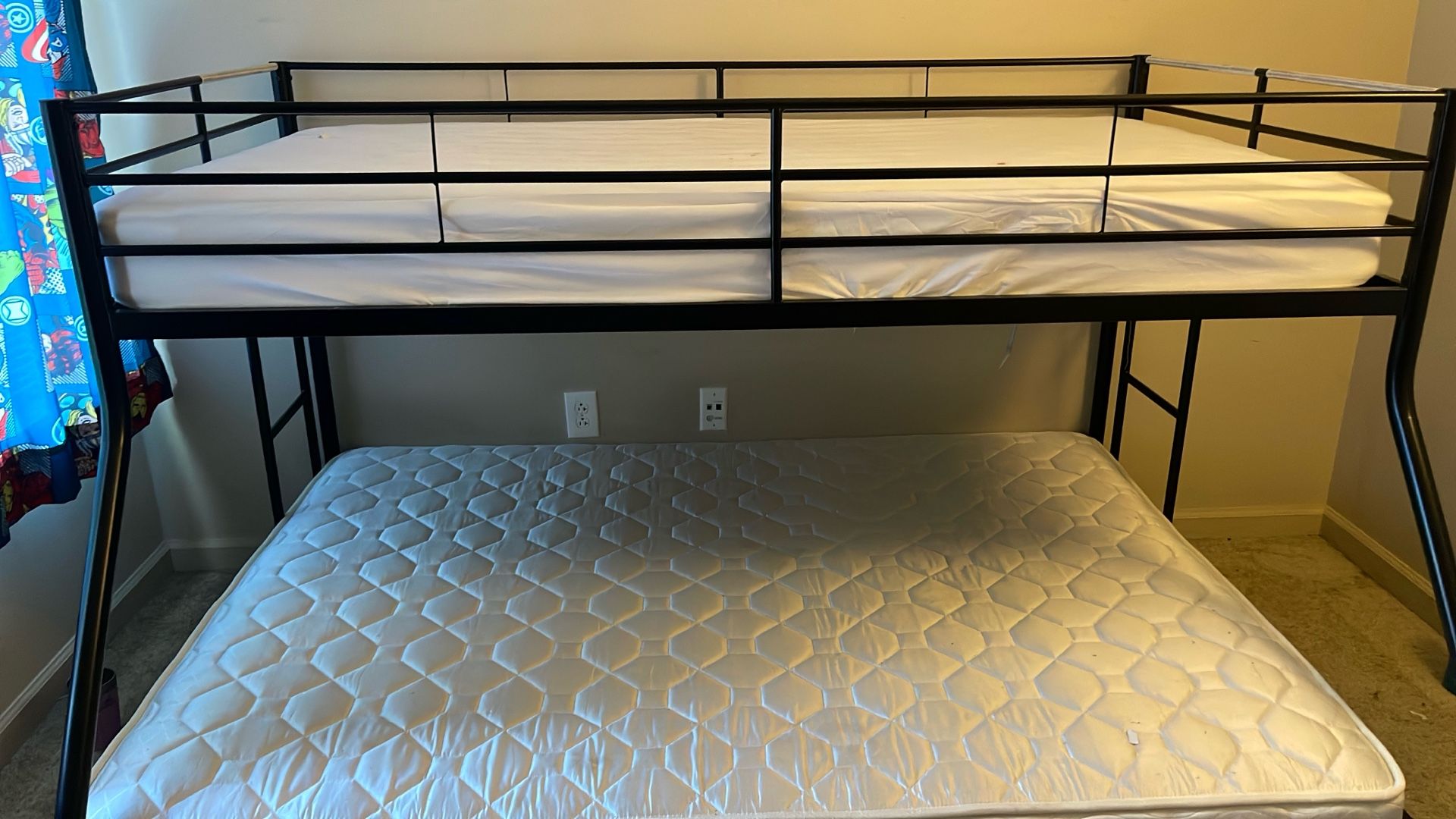Nice Bunk Bed SET W / Matresss FULL & TWIN MATTRESS