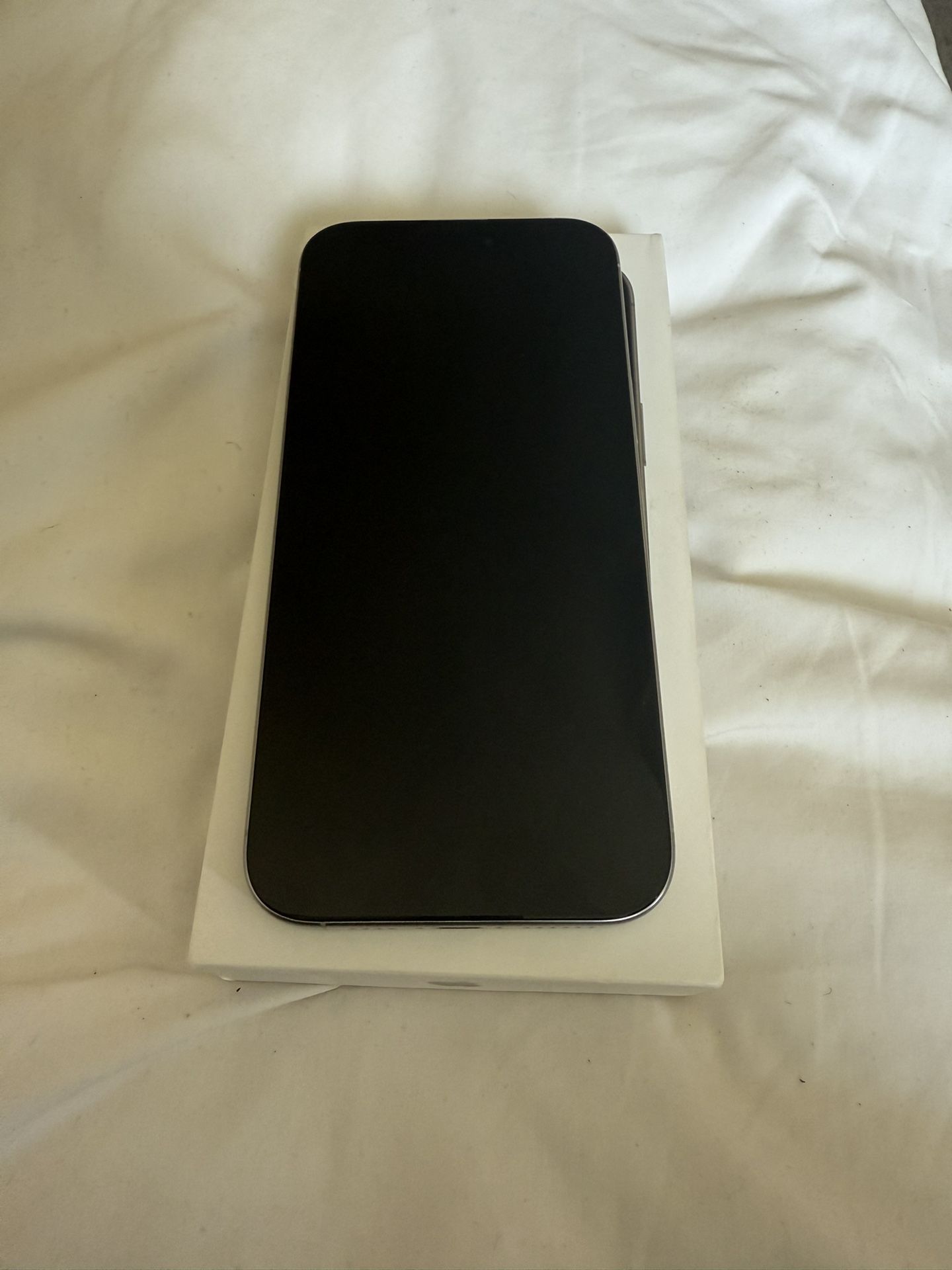 iPhone 16 Pro Max 256gb AT&T