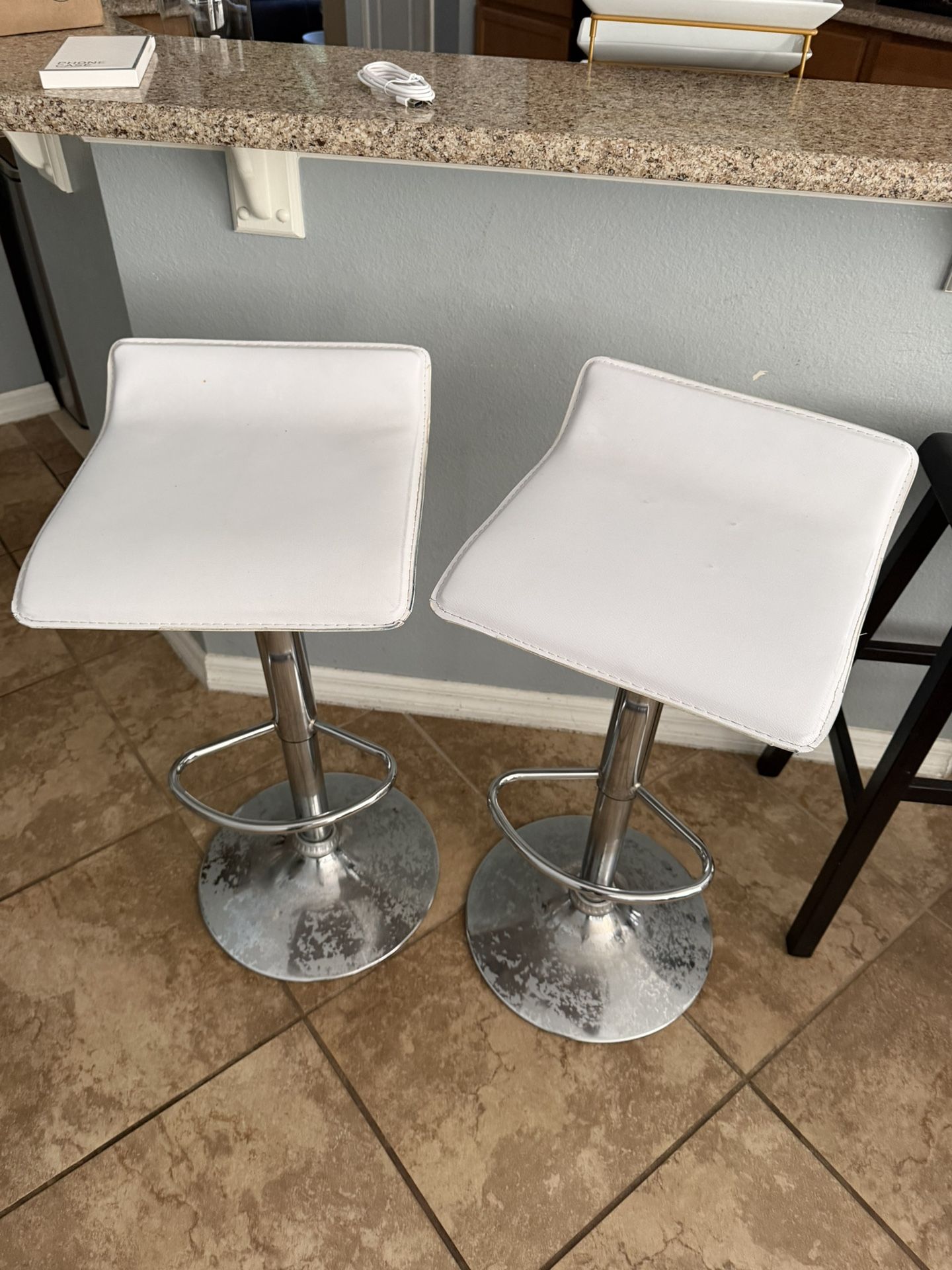 2 Adjustable Bar Stools