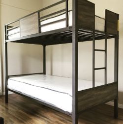 Twin/Twin Bunkbed
