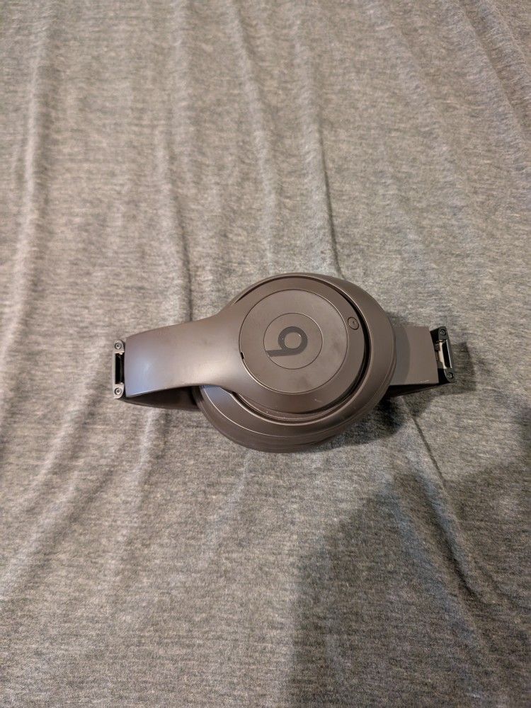 Beats Studio Pro 2024