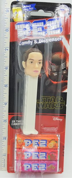 Pez Candy & Dispencer ~ Rey ~ Disney Star Wars: The Rise of Skywalker