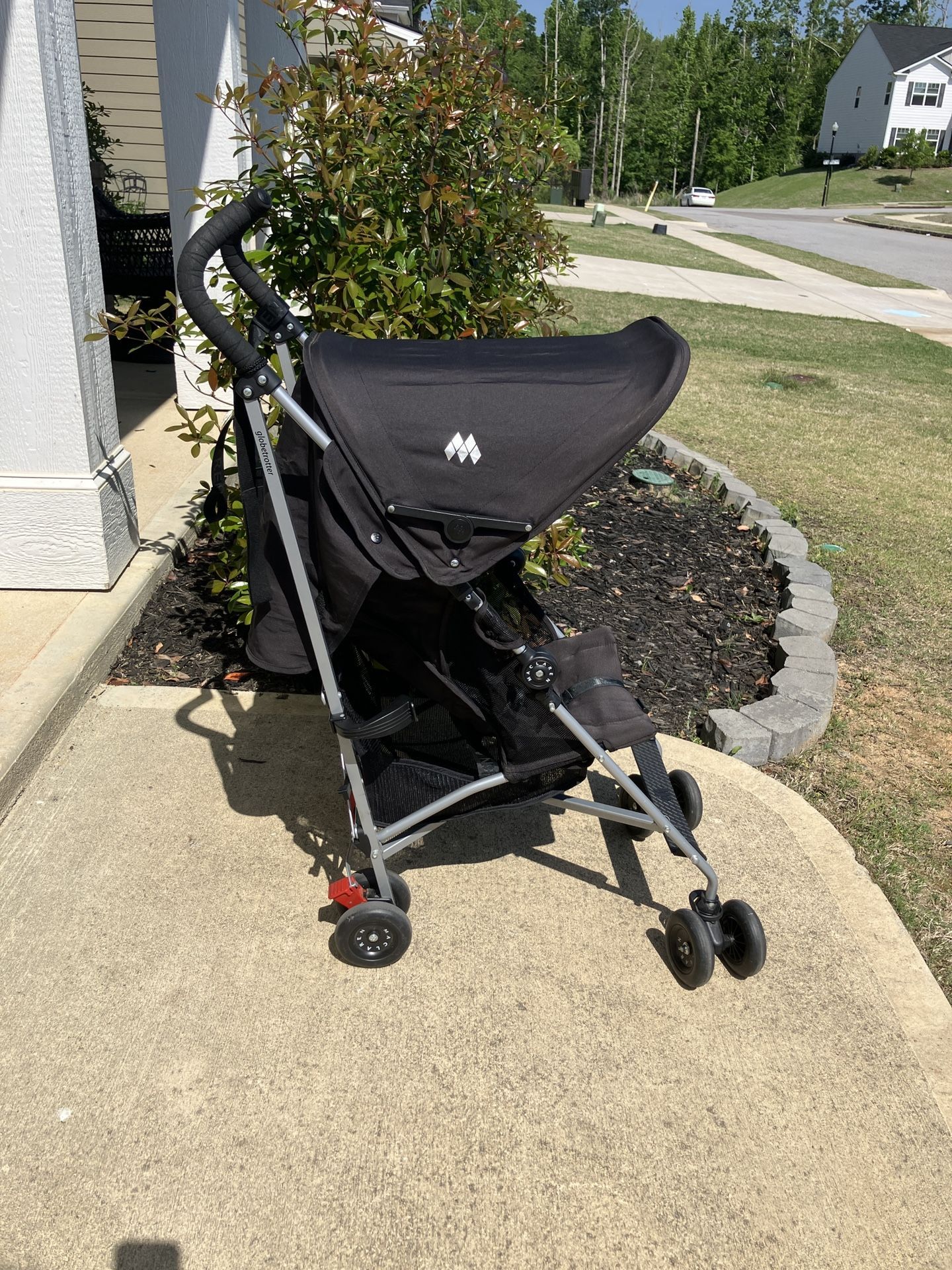 Nice Compact Maclaren “umbrella” Stroller