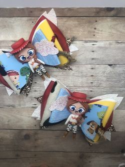Toy store bows