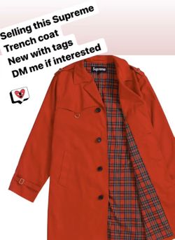 Supreme coat 🧥 $325