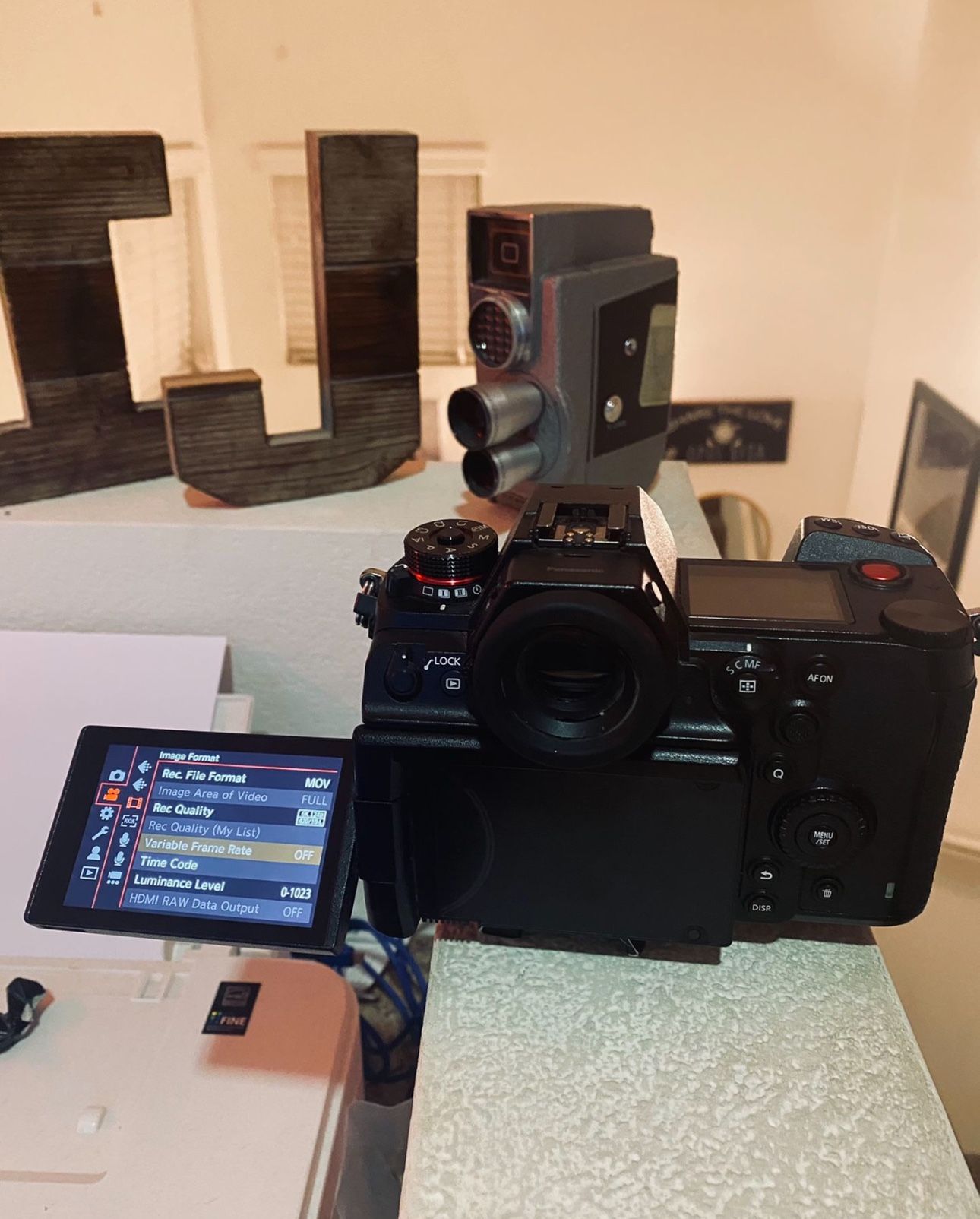 4K CAMERA LUMIX S1H Cameras & Photography