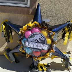 Jurassic World Star Pinata With Balls 