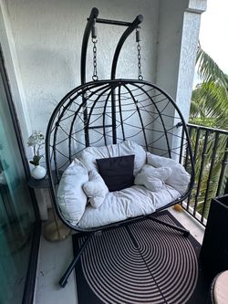 Egg chair