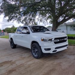 2019 RAM 1500 LARAMIE 