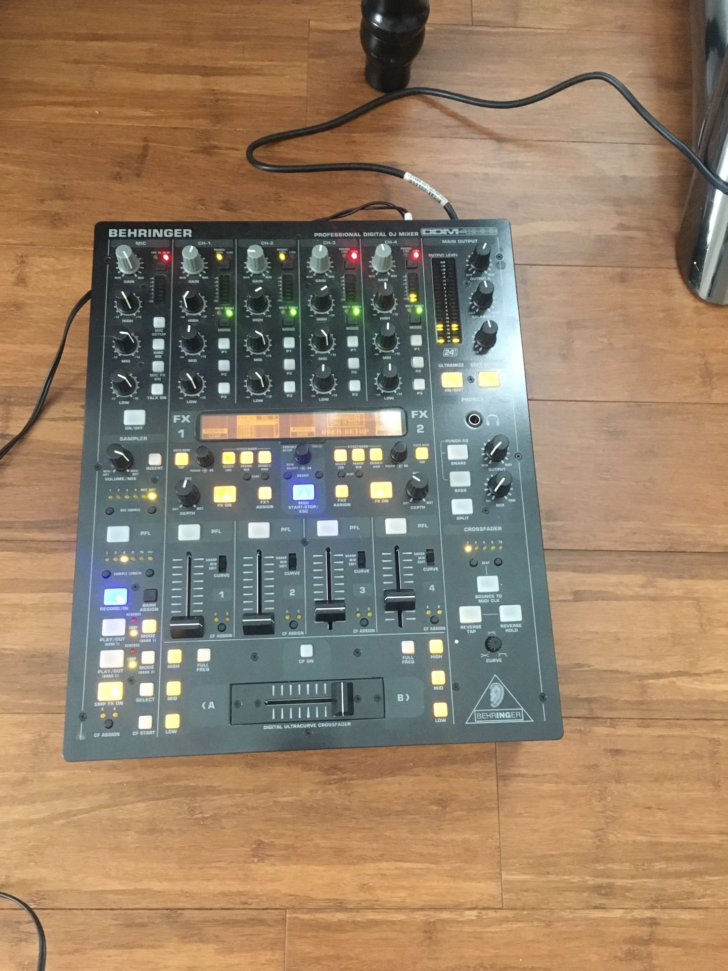 BERINGER Mixer