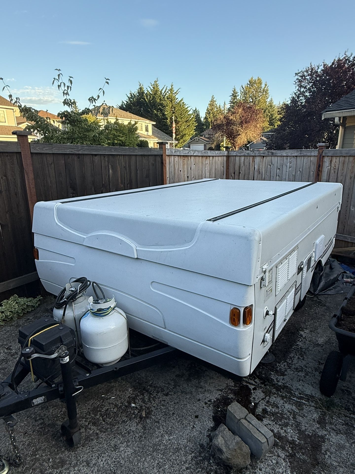 2006 Fleetwood Santa Fe Tent Trailer