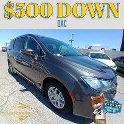 2017 Chrysler Pacifica Touring Minivan 