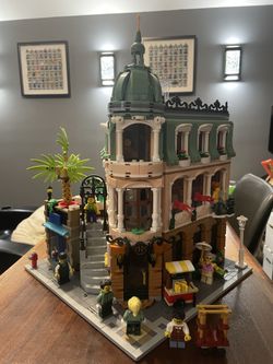 LEGO 10297 Boutique Hotel