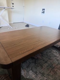 Like new coffee table