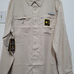 New Men's Realtree Fishing Shirt (Size Medium)