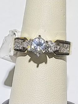 14k Yellow Gold and Cz Ring