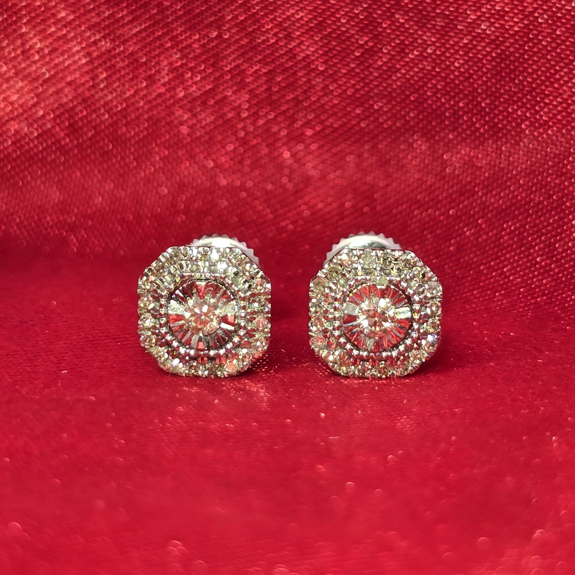 10k Yellow Gold Diamond Round Cut Earrings 0.25 ctw