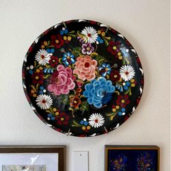 Floral pattern platter or wall hanging