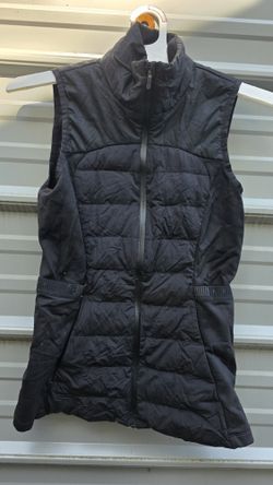 Lululemon Down For It All Vest In Black Size 4