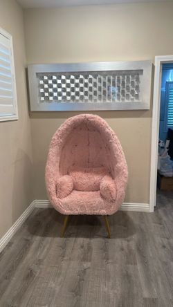 Pink egg fury chair