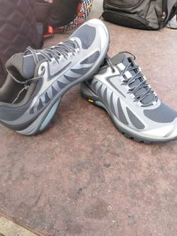 Merrell Vibram Women's size 8+1/2 Brand new
