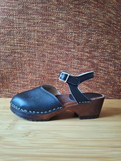 Maguba Vegan Black Clog Sandals Size 6