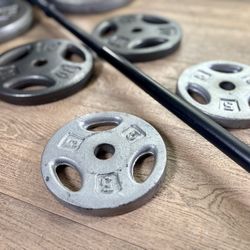 BRAND NEW 6 ft Standard Bar With Pairs Of CAP Weight Plates: 25s, 10s And 5s. (Total: 100 lbs)