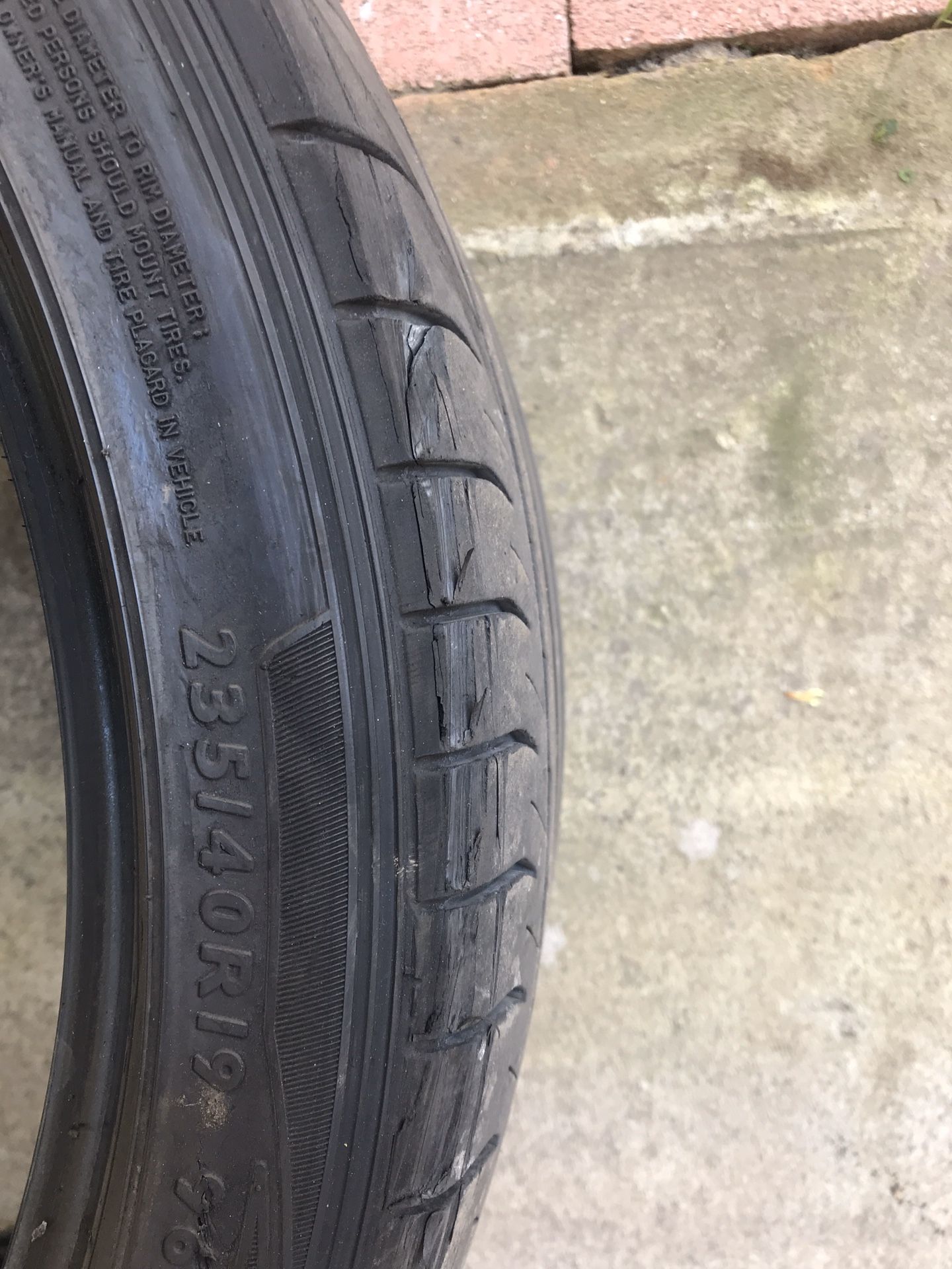 Dunlop 235/40/19