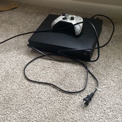 Selling Xbox One X Bundle With Controller! 