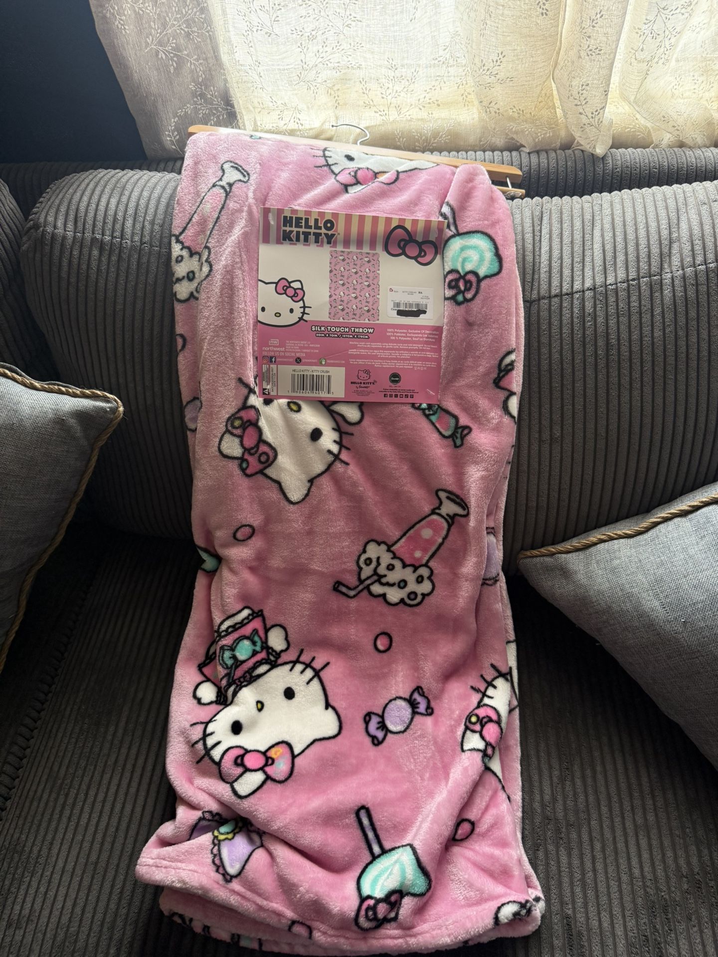 Hello Kitty Blanket.
