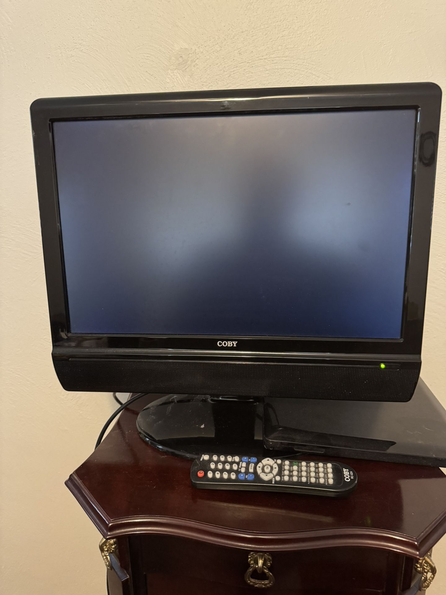 COBY 19" TFT LCD TV with SIDE LOADING DVD PLAYER