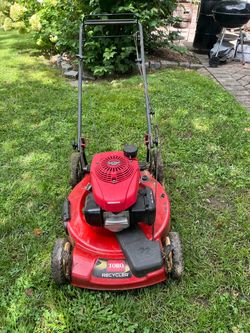 Toro self propelled lawn mower- Honda engine