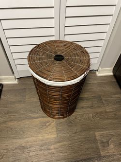 Wicker Laundry Hamper with Lid – Dark Brown Storage Basket