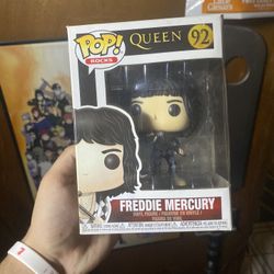 Funko Pops (queen, Guns&roses) 