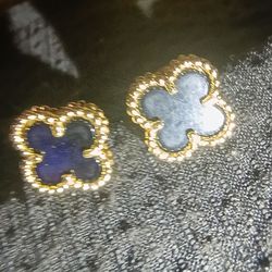 VCA gold and black onyx  stud earings