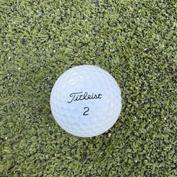 DOZEN PRO V1 GOLF BALLS IN GREAT CONDITION