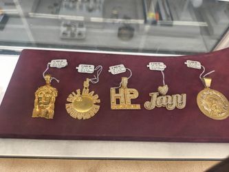 14k10k diamond pendant different prices and grams layaway available 10% Dwon if you interested please make sure you ask for Maribel thank you