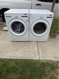 Nice newer LG washer/dryer (gas dryer + Stackable) 30 day warranty