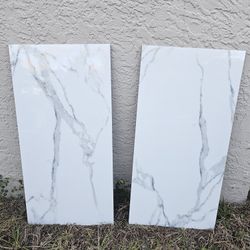 2 Porcelain Tiles 15 ¾ X 31 ⅝ (6.92 Ft ²)