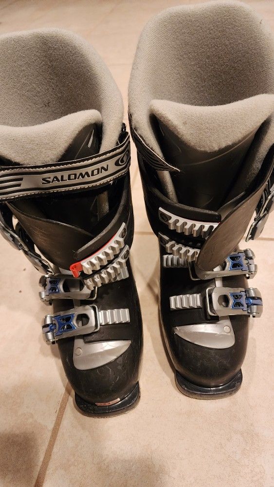 Salomon ski boots