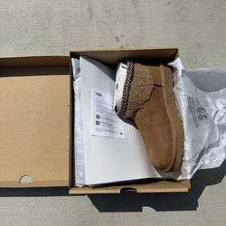 UGG WOMEN'S Classic Ultra Mini Maxi Curly Boot