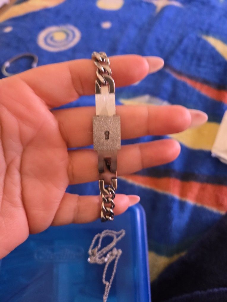 Locked and key bracelet